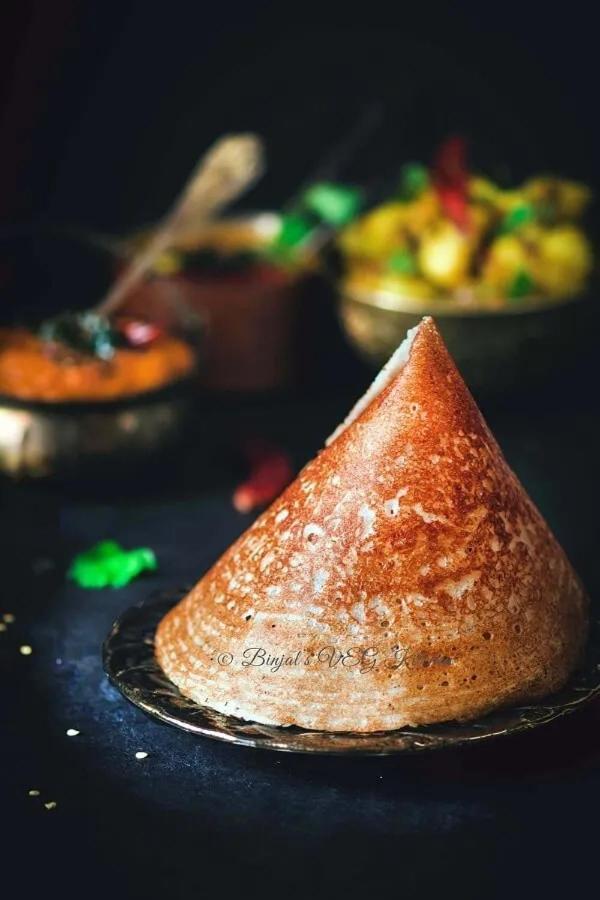 Dubai Hotel & Restaurant クマラコム エクステリア 写真